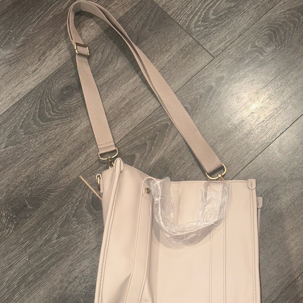 Elegant Cream Shoulder Bag